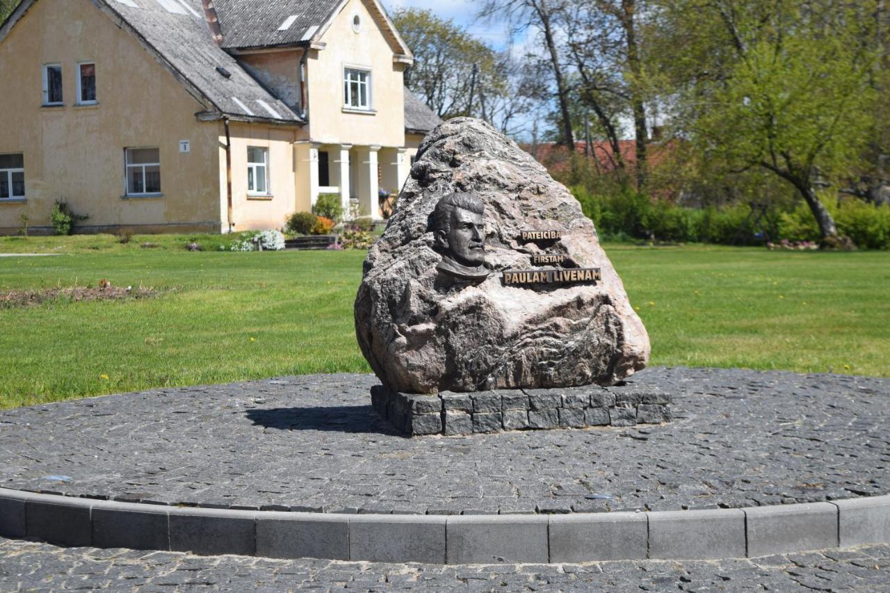 Kalna Ligzda Hotel Smiltene Kültér fotó